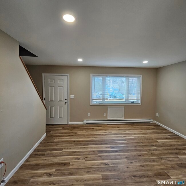 Building Photo - 373 Wolcott St