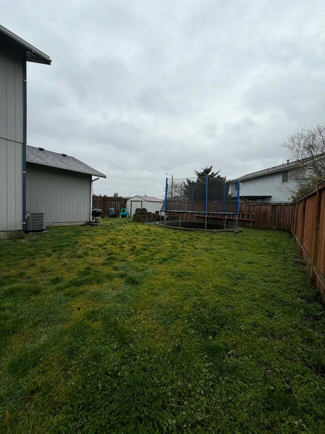 Building Photo - 15721 95th Ct SE