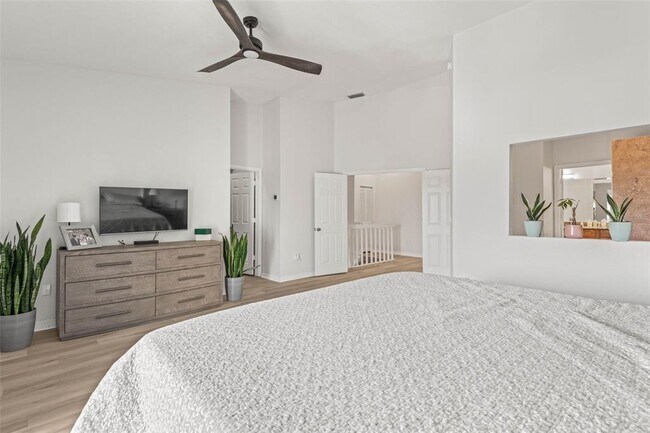 Building Photo - 1109 Pinellas Bayway S