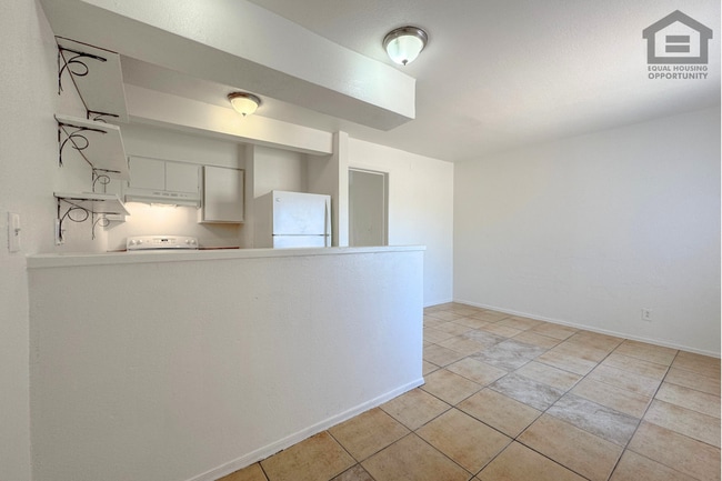 Building Photo - 1708 W Yuma St