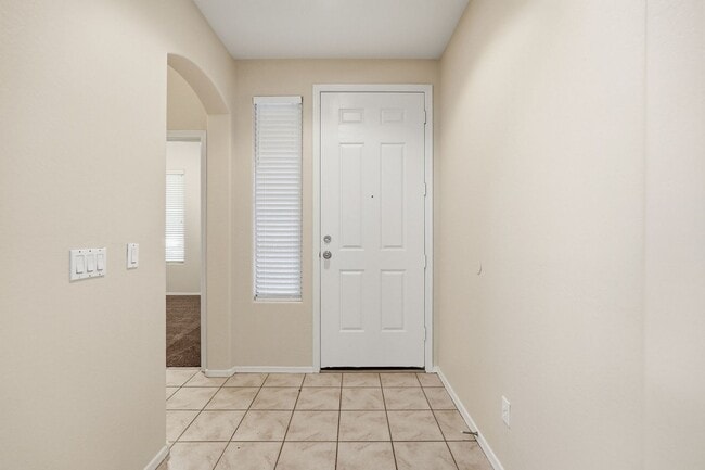 Building Photo - Large 4 Bedroom + Den home in Great Westwing Mountain Community