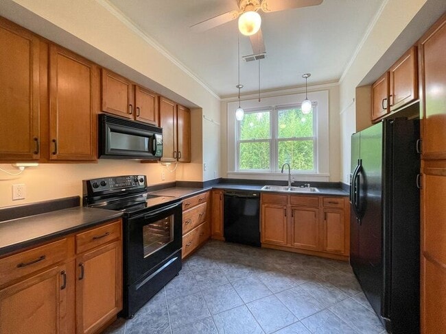 Building Photo - 56 Starnes Ave