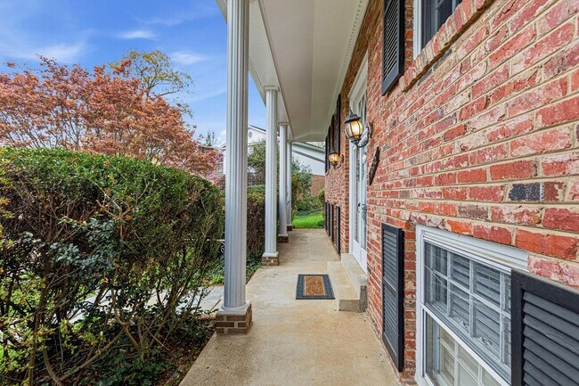 Building Photo - 1322 Cordelia Ct