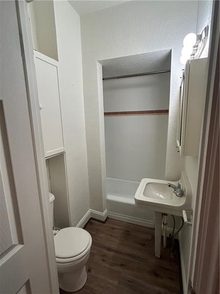 Building Photo - 208 E College St