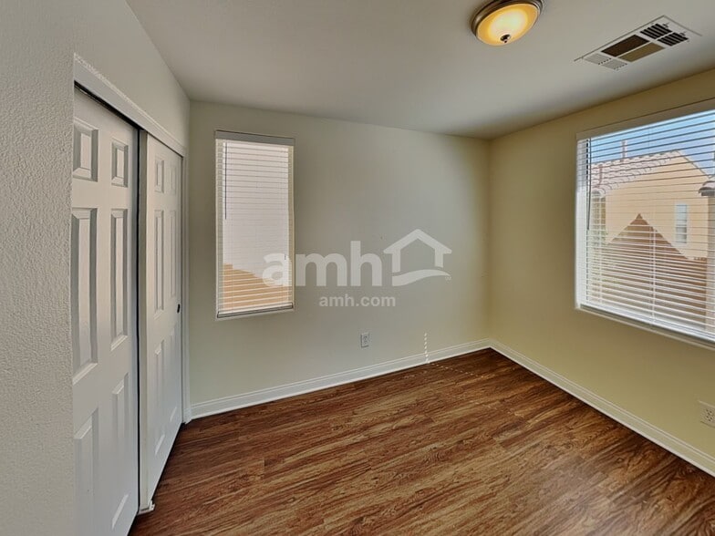 Building Photo - 7960 Imperial Treasure St