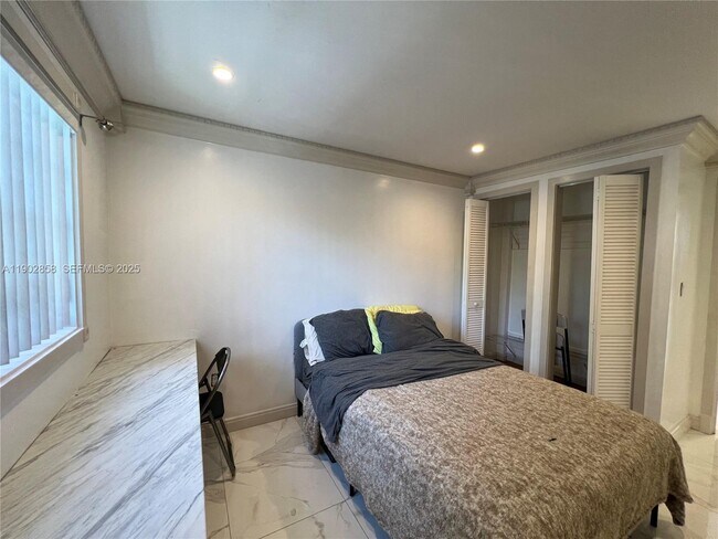 Building Photo - 1490 NW 34th St