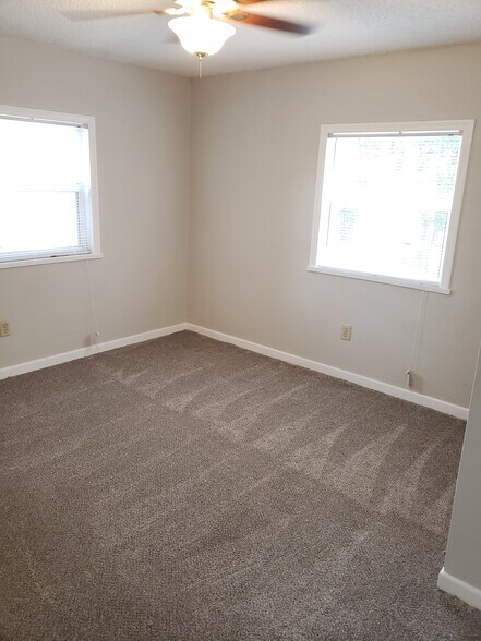 Building Photo - 939 E Bella Vista St