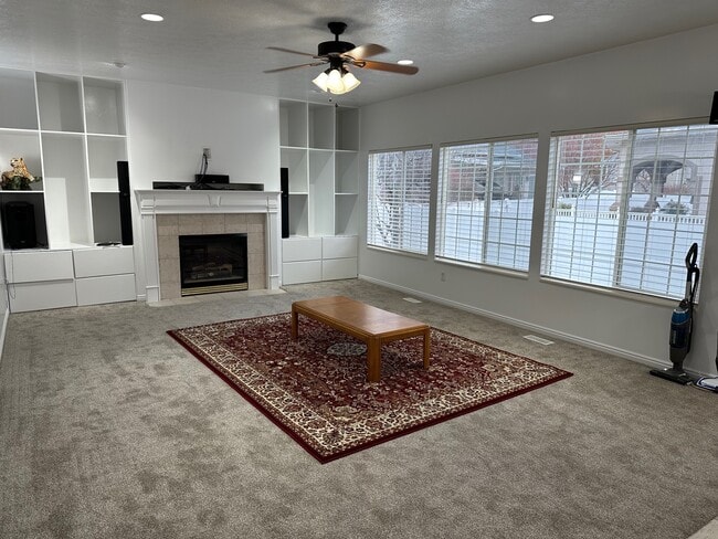 Building Photo - 2824 Ivory Way S