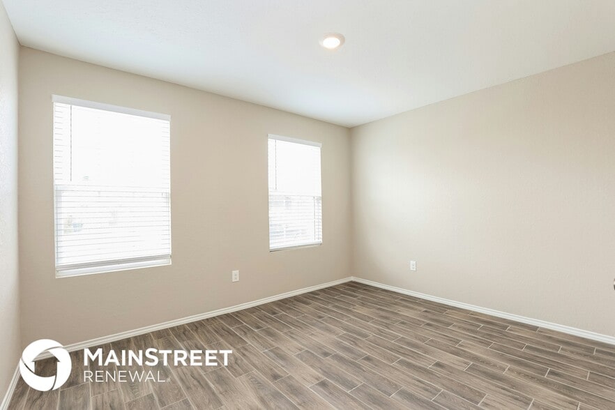 Building Photo - 7246 Meadow Acrs