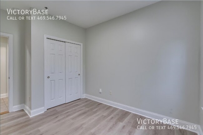 Building Photo - 904 Brady Rd