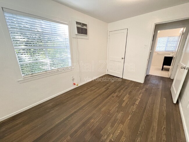 Building Photo - 2128 K St