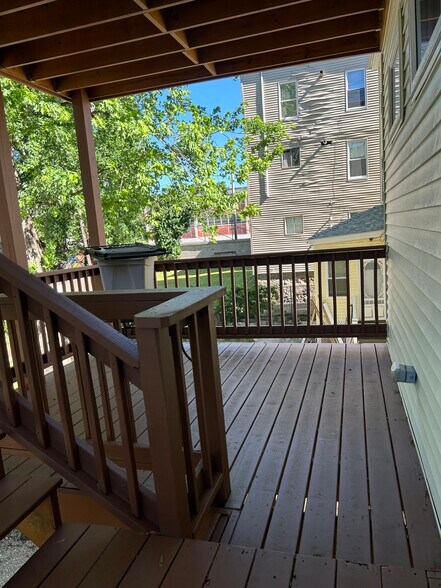 Building Photo - 49 Mozart St