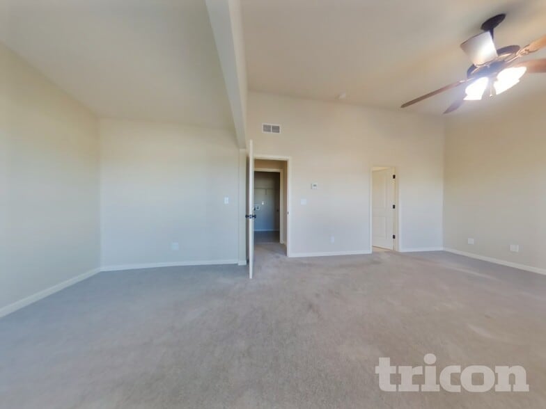 Building Photo - 266 Creek View Ln