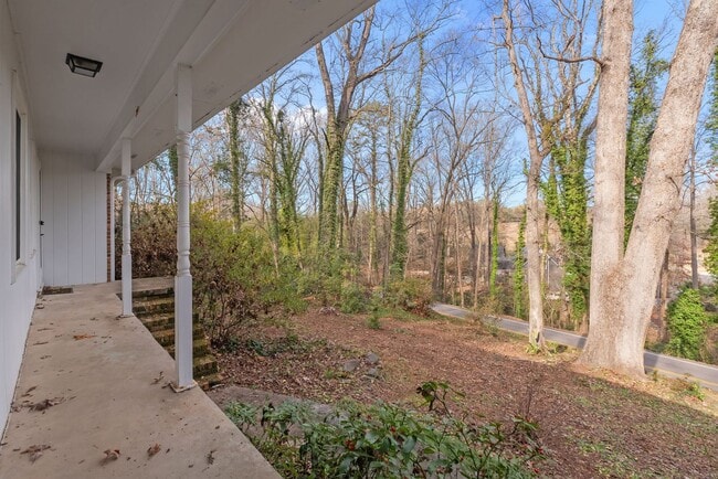 Building Photo - Charming 3-bedroom, 2-bath traditional home situated less than two miles from Clemson University!