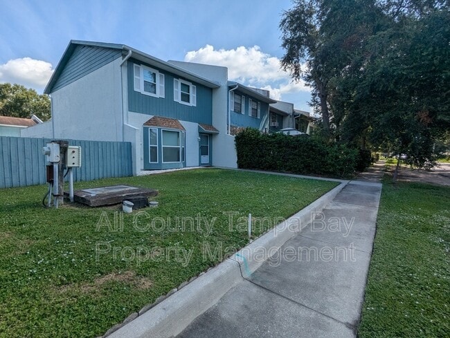 Building Photo - 3417 W Kirby St