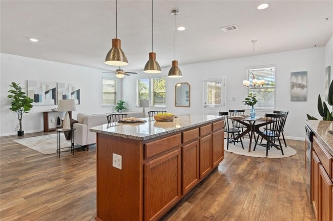 Building Photo - 208 Callahan Ln