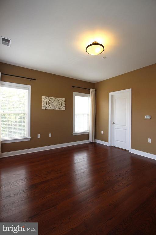 Building Photo - 421 N George Mason Dr