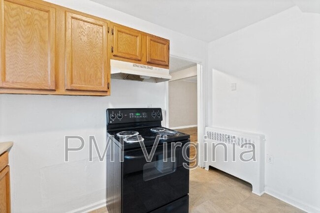 Building Photo - 909 E Liberty St