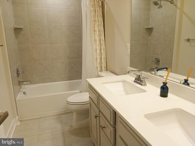 Building Photo - 116 Elmsley Ln