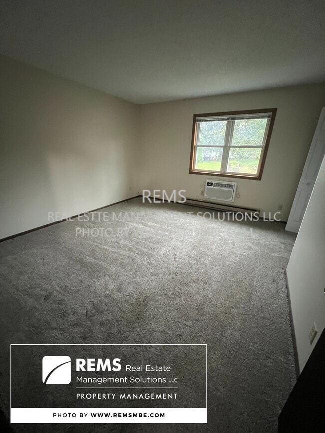 Building Photo - 1400-1406 Tuttle St