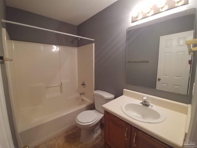 Building Photo - 6024 Yellow Rose Dr