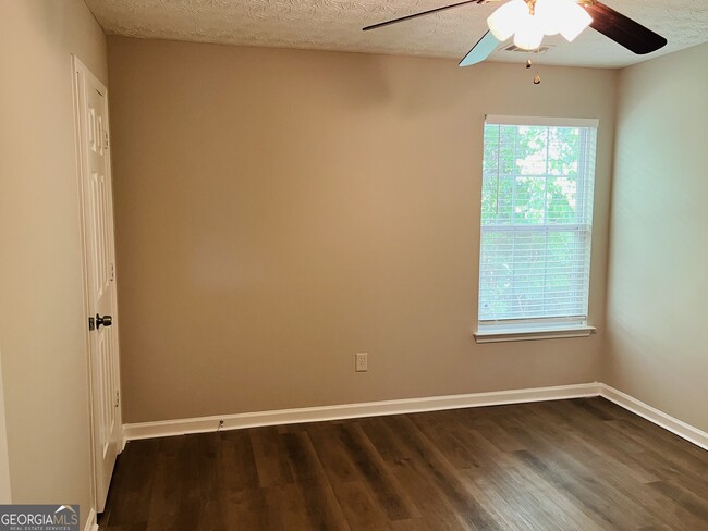Building Photo - 4014 Carisbrook Dr