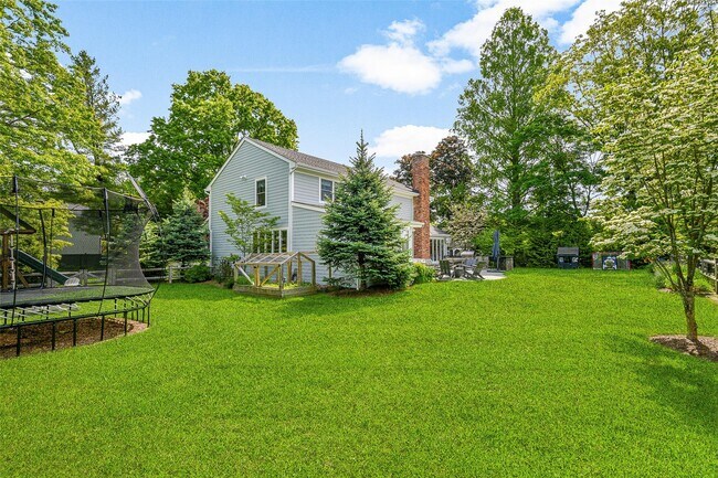 Building Photo - 685 Barrymore Ln