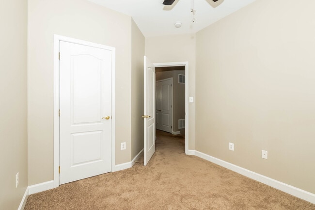 Building Photo - 5566 Lanier Ave