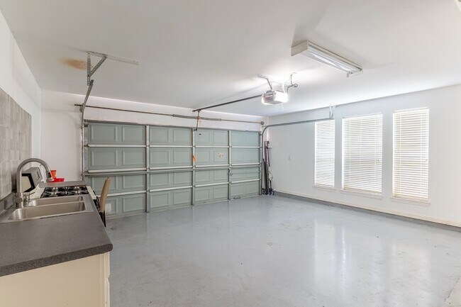 Building Photo - 3007 Smokey Hollow Dr