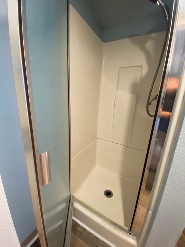 Building Photo - Adorable Cottage Style Home Near Reed College and Woodstock and Trader Joes.