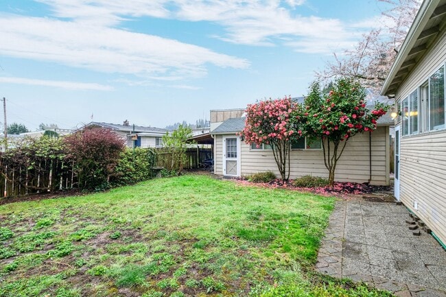 Building Photo - Charming 2 Bedroom, 1 Bathroom Chalet.