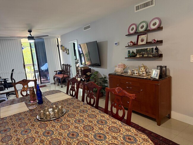 Building Photo - 8441 Forest Hills Dr