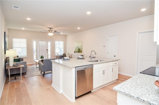 Building Photo - 4551 High Rdg Ct