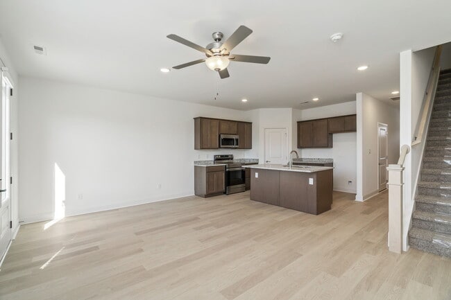 Building Photo - 1472 Mountain Quail Cir