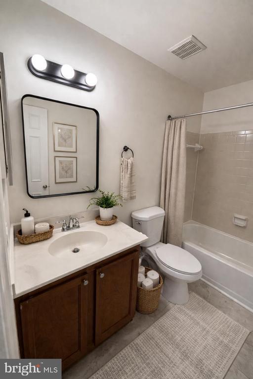 Building Photo - 20661 Shadyside Way