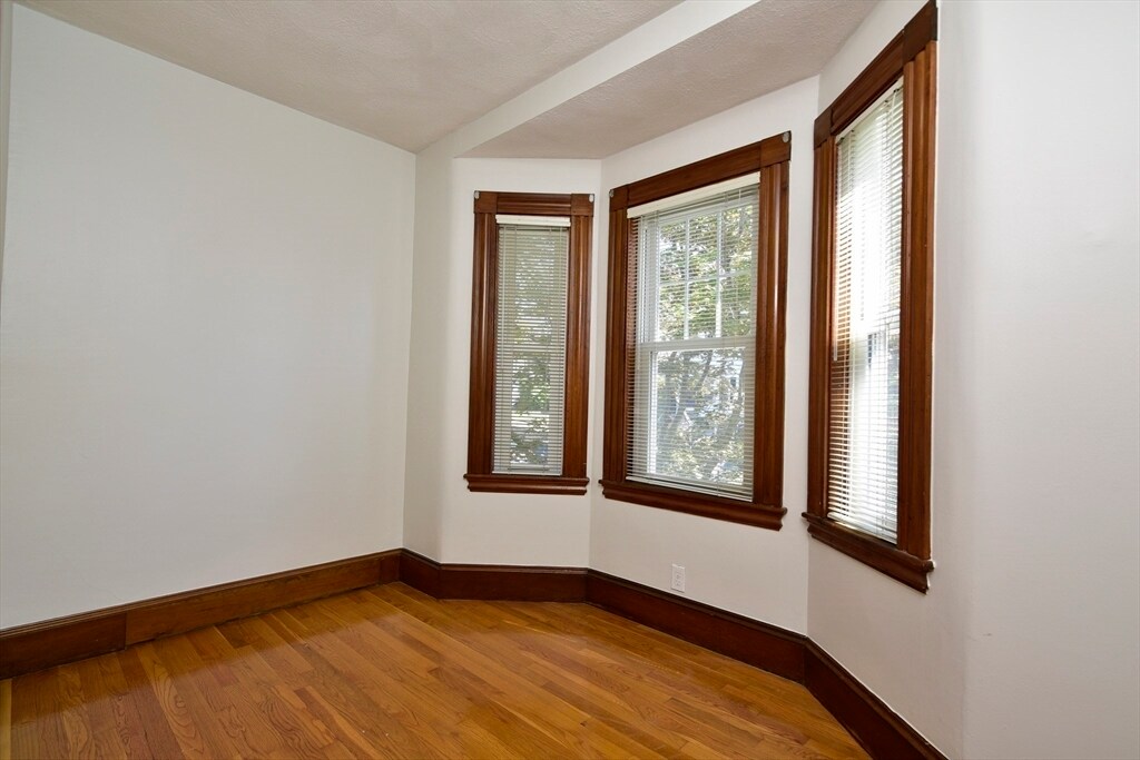 Building Photo - 43 Oakridge St