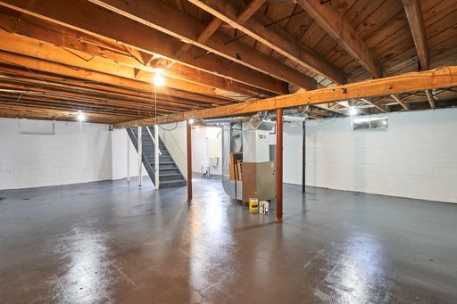 Building Photo - Renovated 5 Bedroom 2.5 Bath home