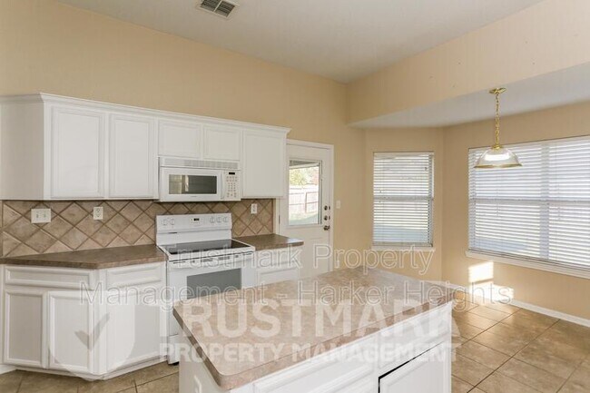 Building Photo - 4300 Capri Dr