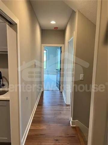 Building Photo - 4705 NE Freehold Dr