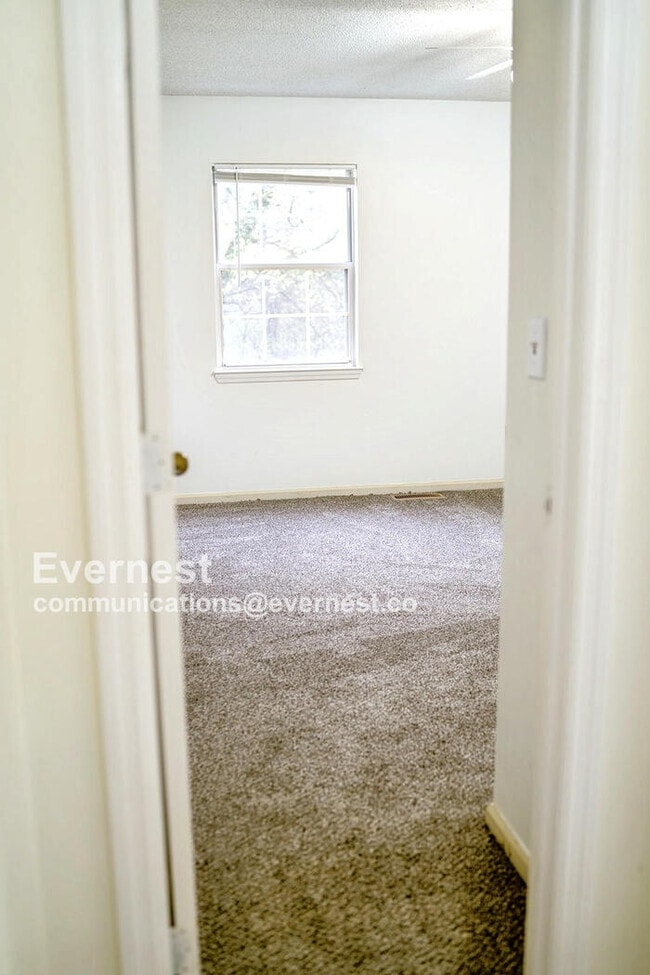 Building Photo - 4811 Brighton Ln