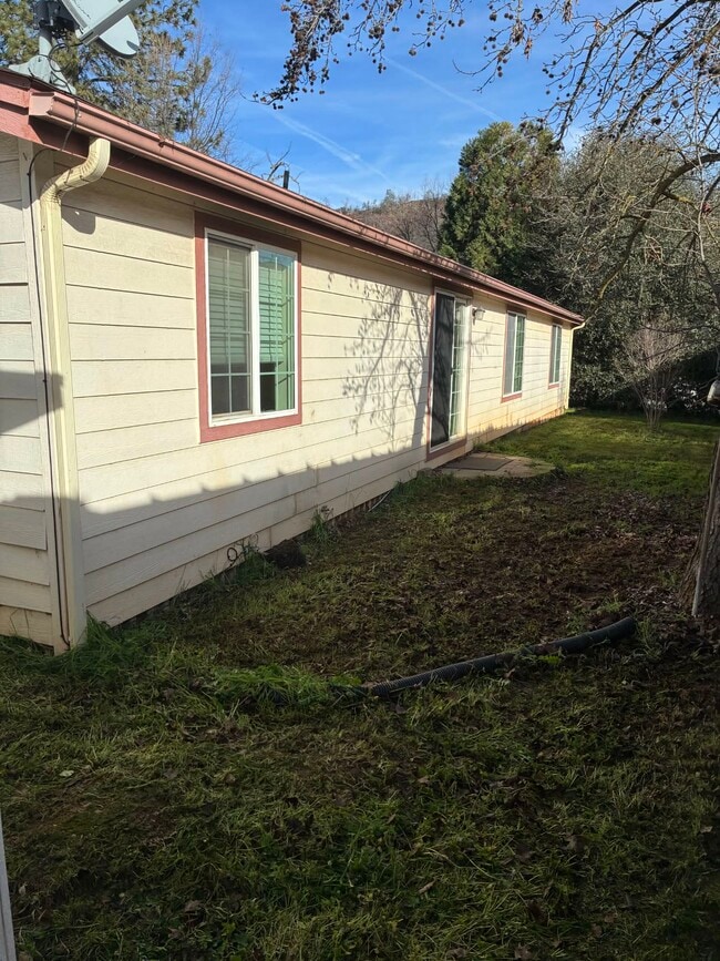 Building Photo - 5173 Bullion St