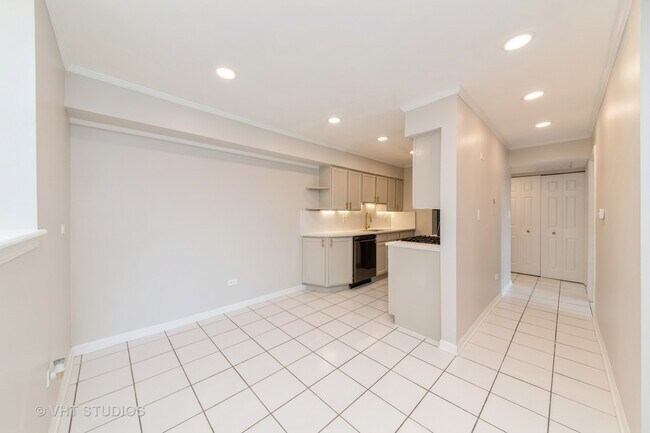 Building Photo - 1511 N Windsor Dr