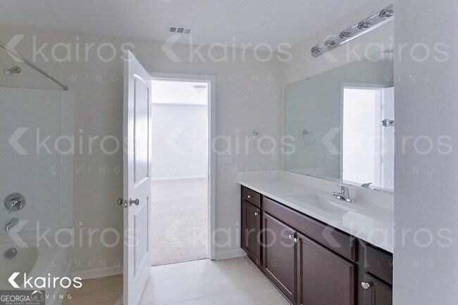 Building Photo - 24 Duluth Dr