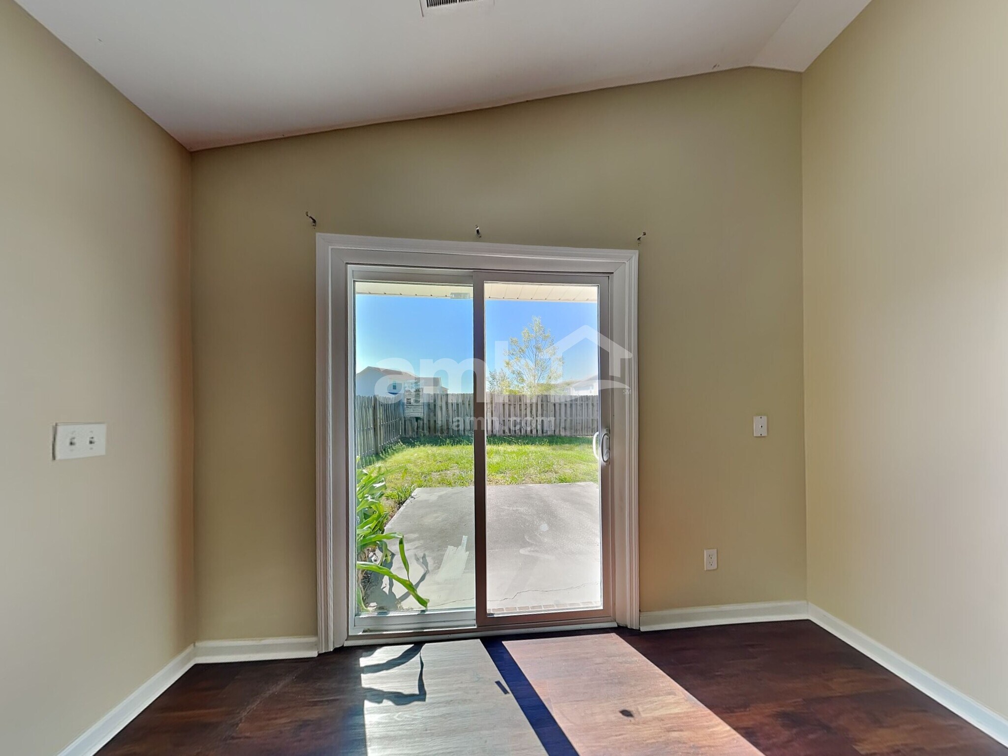 Building Photo - 117 Lakepointe Dr