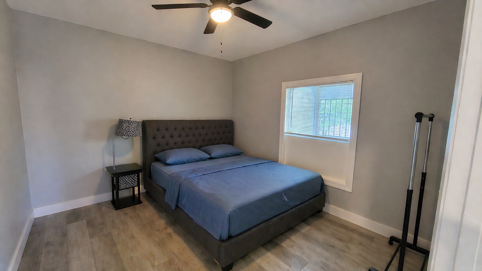 Building Photo - 2325 W Sequoia Ave