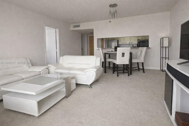 Building Photo - 7601 E Treasure Dr