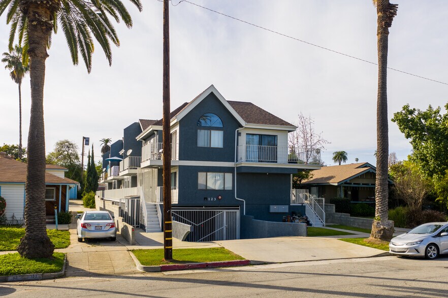 Building Photo - 123 S Roosevelt Ave