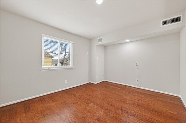 Building Photo - 1114 Augusta Dr