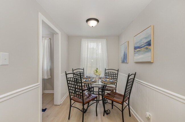 Building Photo - Brookwood Garden Condo