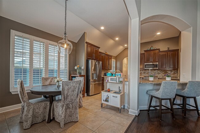 Building Photo - 6306 Hidden Alley Dr